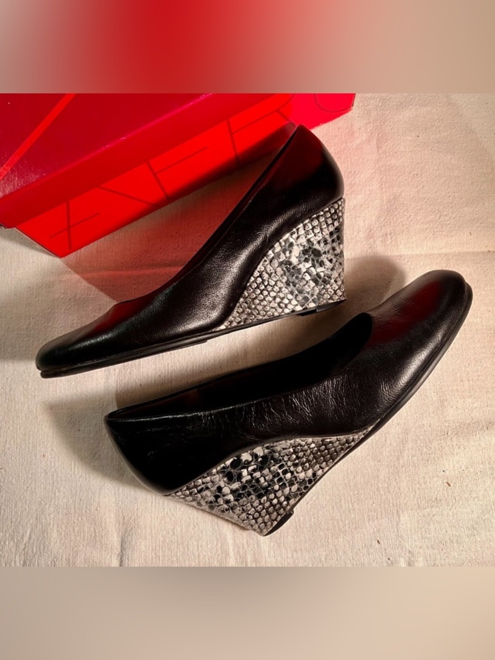 Aerosoles Classic Black Women's Pumps with snake skin heel